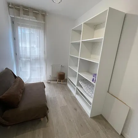 Cosy Proche Paris Apartment
